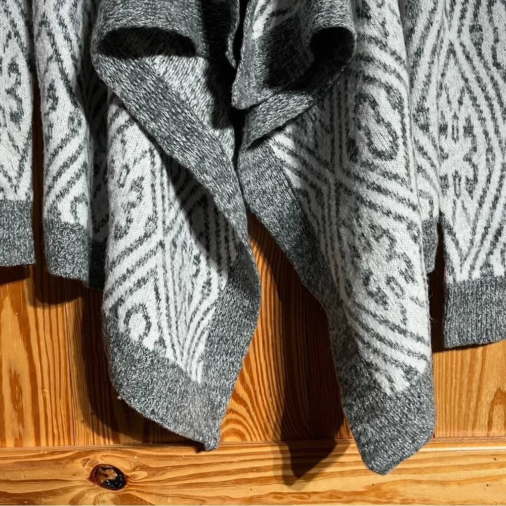 Abercrombie & Fitch Open Shawl Wool Blend Cardigan Sweater Gray Aztec Print